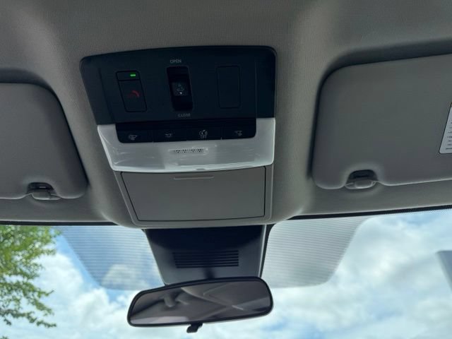 Used 2025 Nissan Sentra SR w/ SR Premium Package FWD image 20