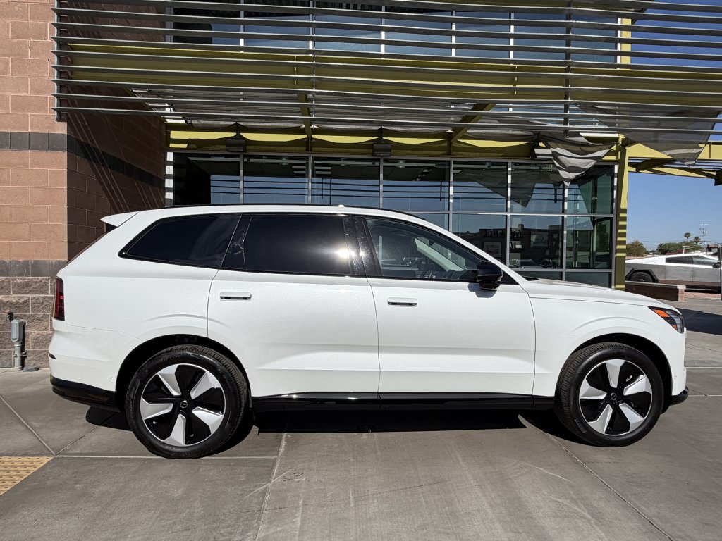 Used 2025 Volvo EX90 Plus AWD/4WD image 9