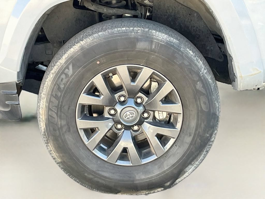 Used 2021 Toyota Tacoma SR5 w/ Exterior Package (TMS) RWD image 28