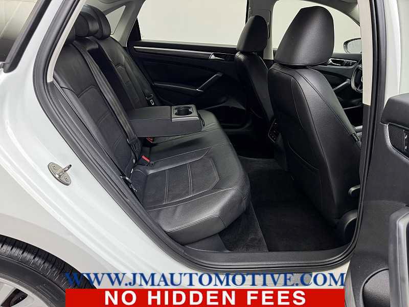 Used 2017 Volkswagen Passat 1.8T SE FWD image 18