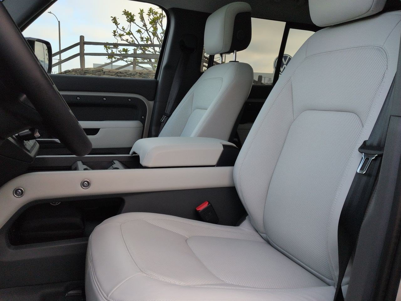New 2026 Land Rover Defender 110 X-Dynamic SE AWD/4WD image 20