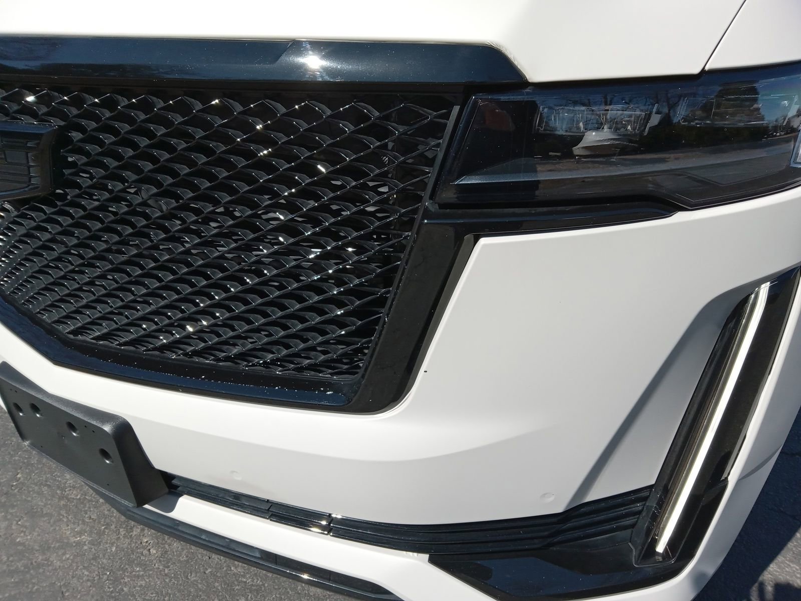 Used 2023 Cadillac Escalade Sport Platinum w/ LPO, ONYX Package image 7