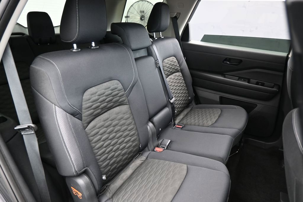 Used 2024 Nissan Pathfinder SV FWD image 47