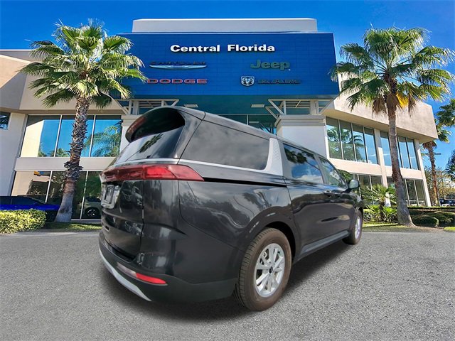 Used 2024 Kia Carnival LX image 5