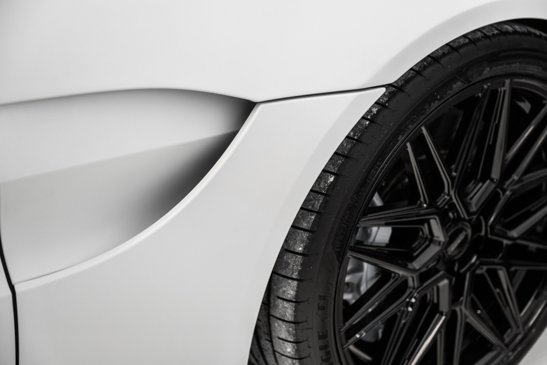 Used 2023 Aston Martin V8 Vantage Roadster image 9