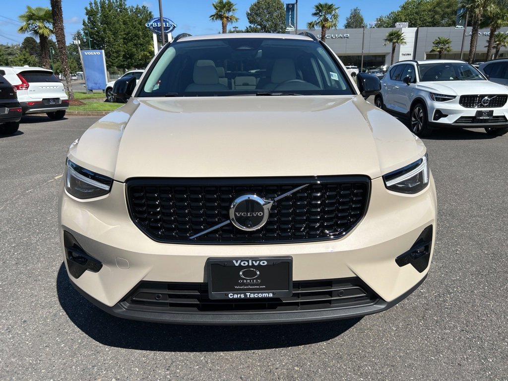 New 2026 Volvo XC40 B5 Ultra w/ Protection Package Premier image 11