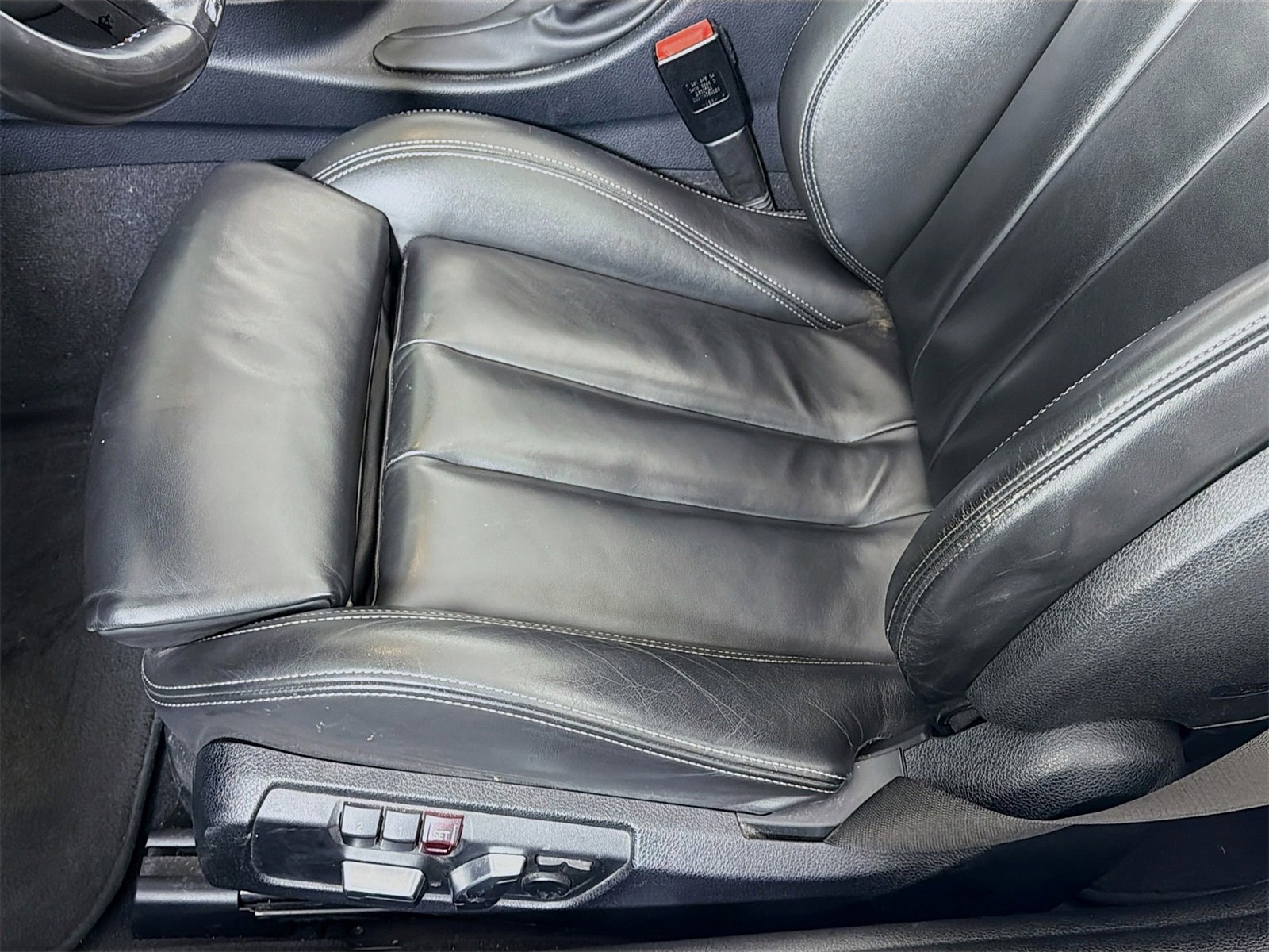 Used 2020 BMW M4 Convertible image 23