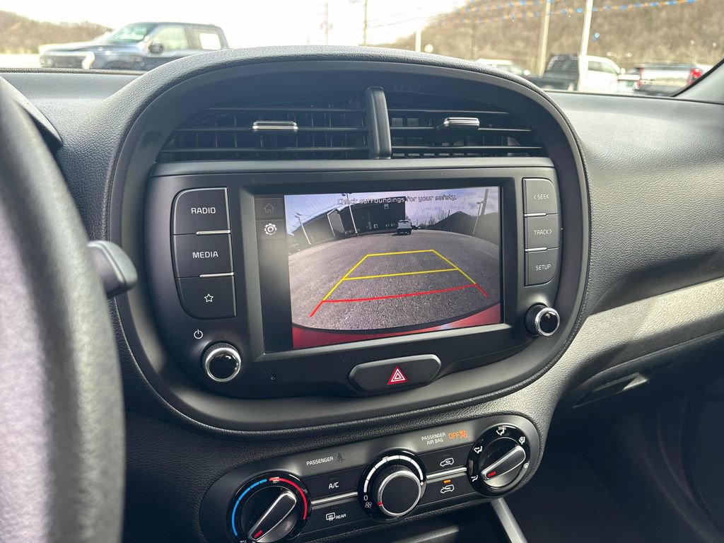 Used 2023 Kia Soul LX w/ LX Technology Package image 17
