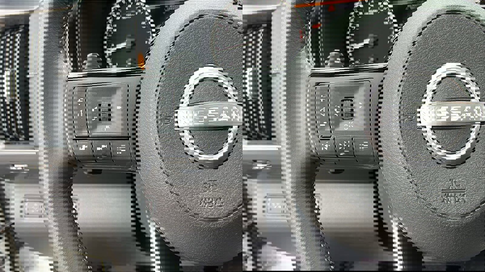 Used 2023 Nissan Pathfinder SL w/ SL Premium Package image 14