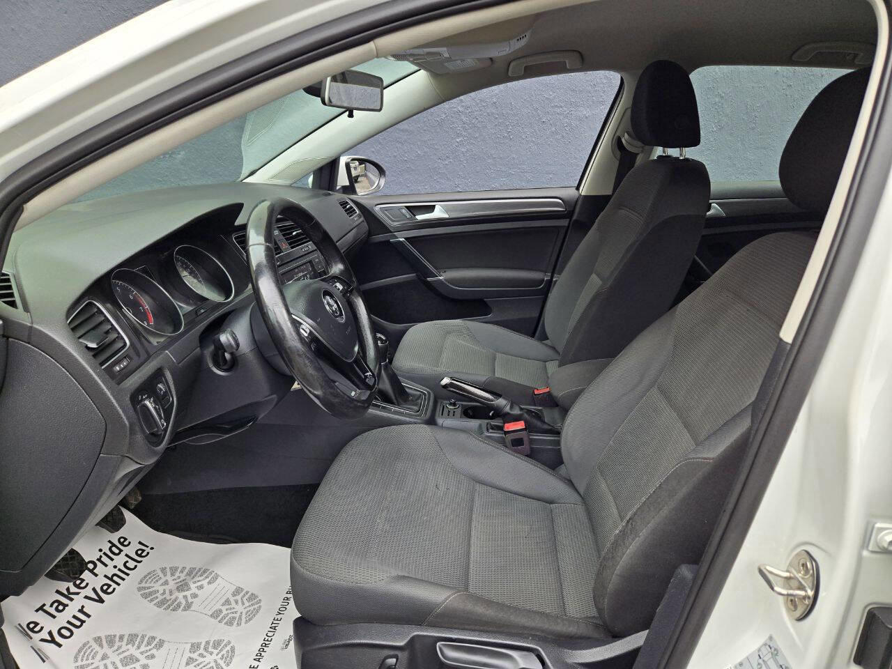 Used 2018 Volkswagen Golf S image 7