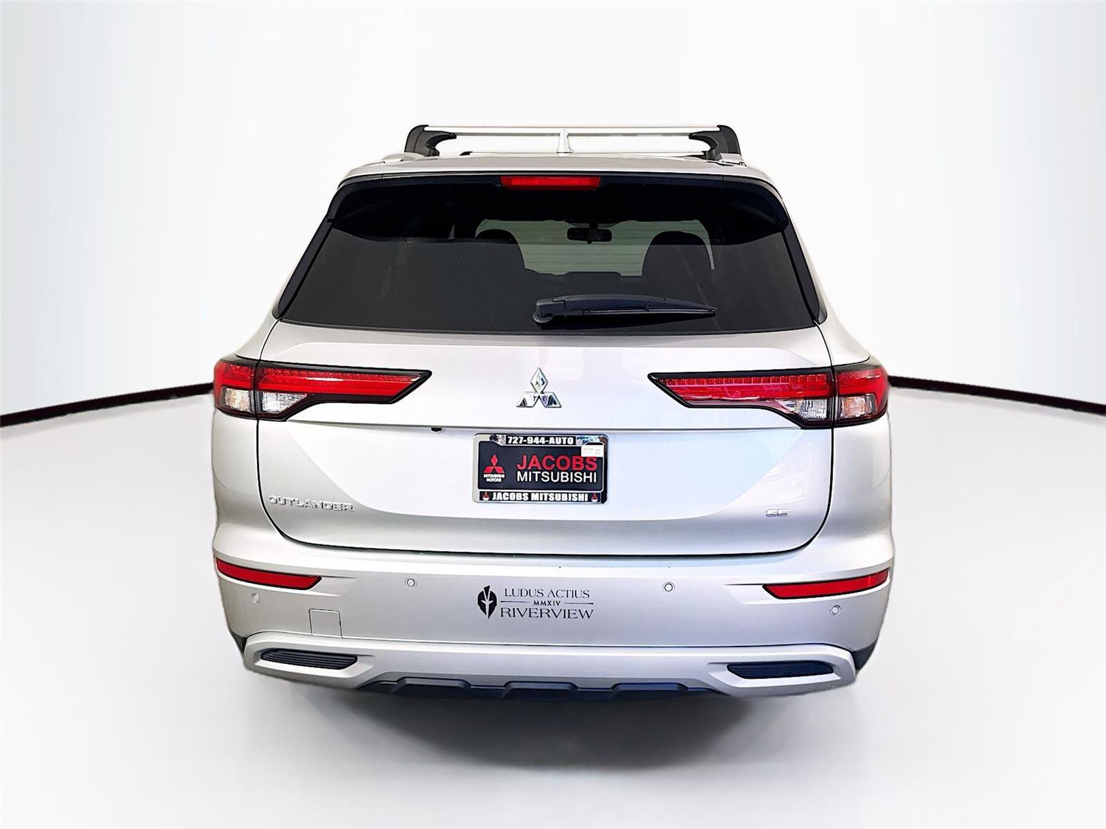 Used 2024 Mitsubishi Outlander SE FWD image 3