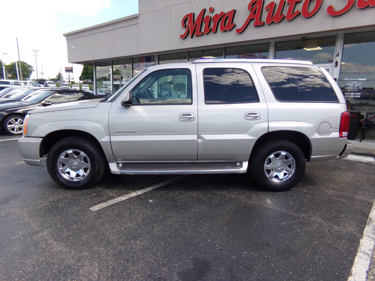 Used 2005 Cadillac Escalade AWD image 2