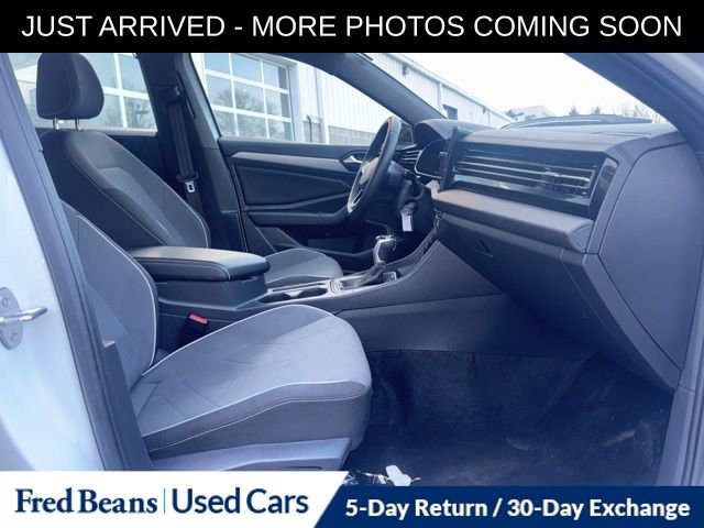 Used 2025 Volkswagen Jetta Sport image 15