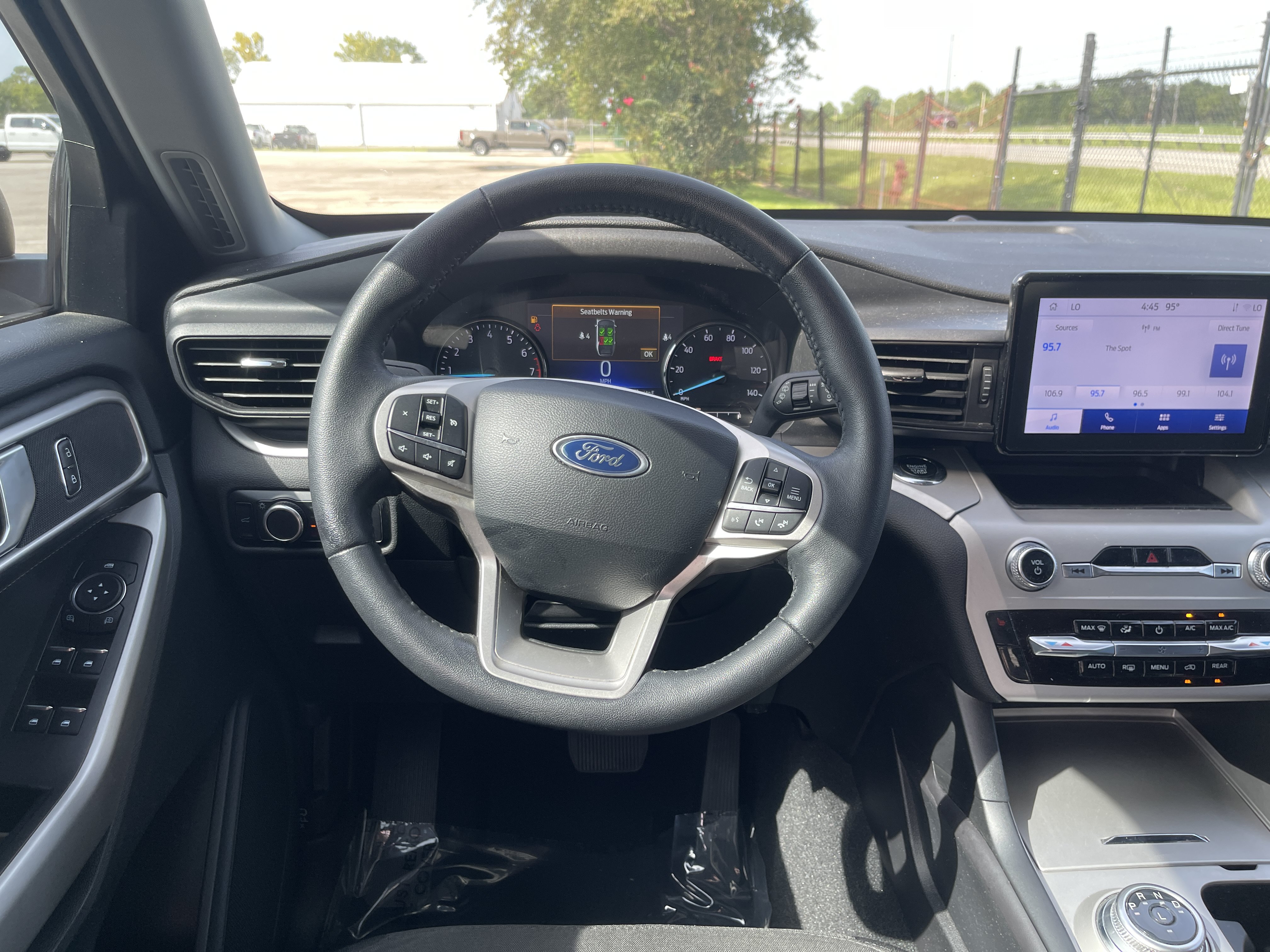 Used 2024 Ford Explorer XLT RWD image 29