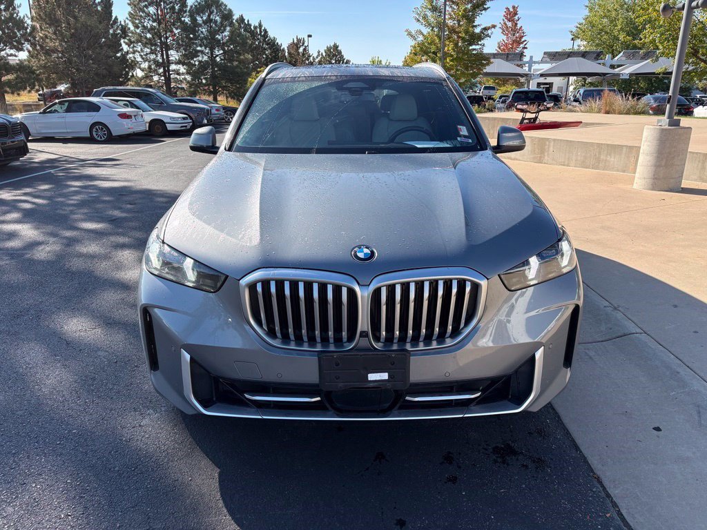 Used 2024 BMW X5 xDrive40i w/ Parking Assistance Package AWD/4WD image 2