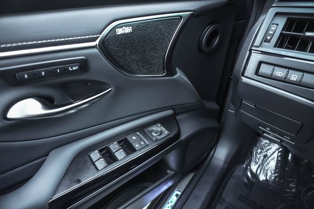 Certified 2025 Lexus ES 300h w/ Luxury Package FWD image 12