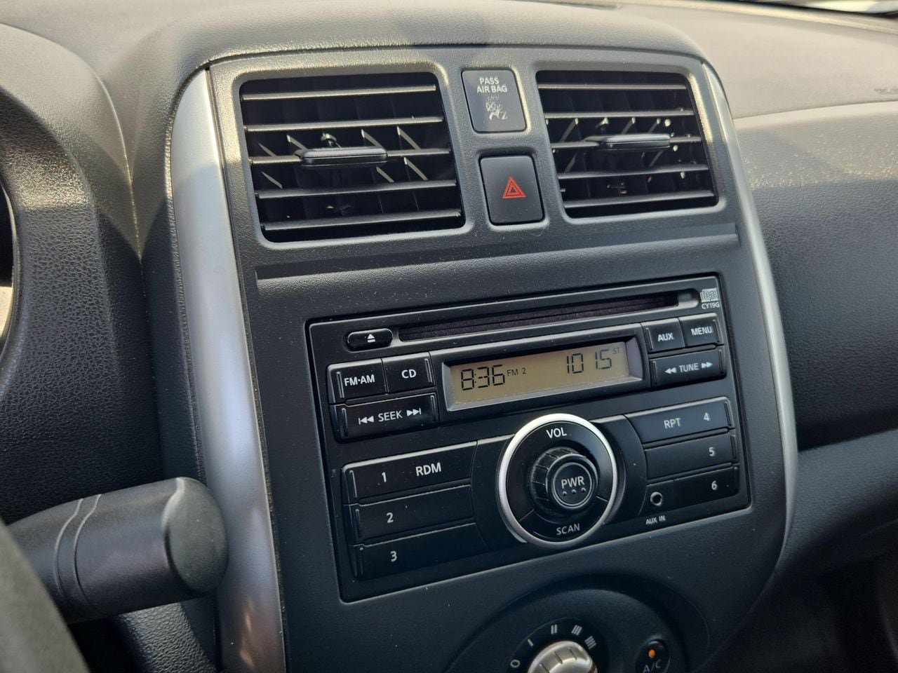 Used 2013 Nissan Versa SV FWD image 19