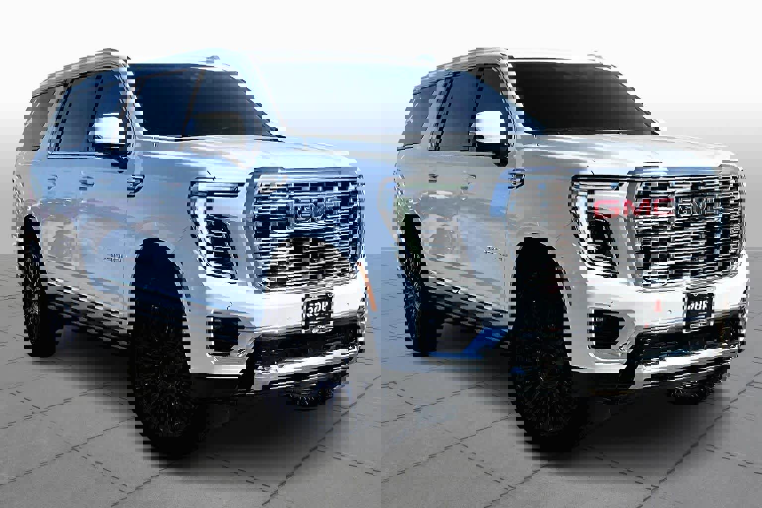 Used 2025 GMC Yukon XL Denali w/ Sun & Power Step Package image 3