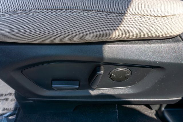 Used 2023 Ford Explorer XLT image 19