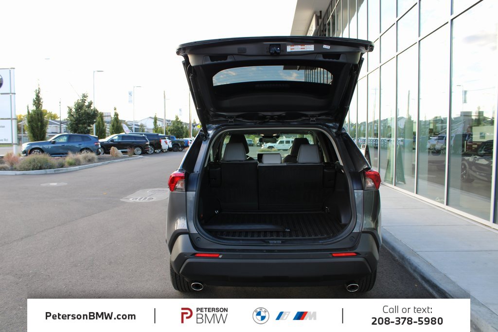 Used 2023 Toyota RAV4 XLE Premium image 11