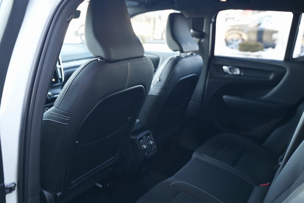 Used 2023 Volvo XC40 Recharge Ultimate image 43