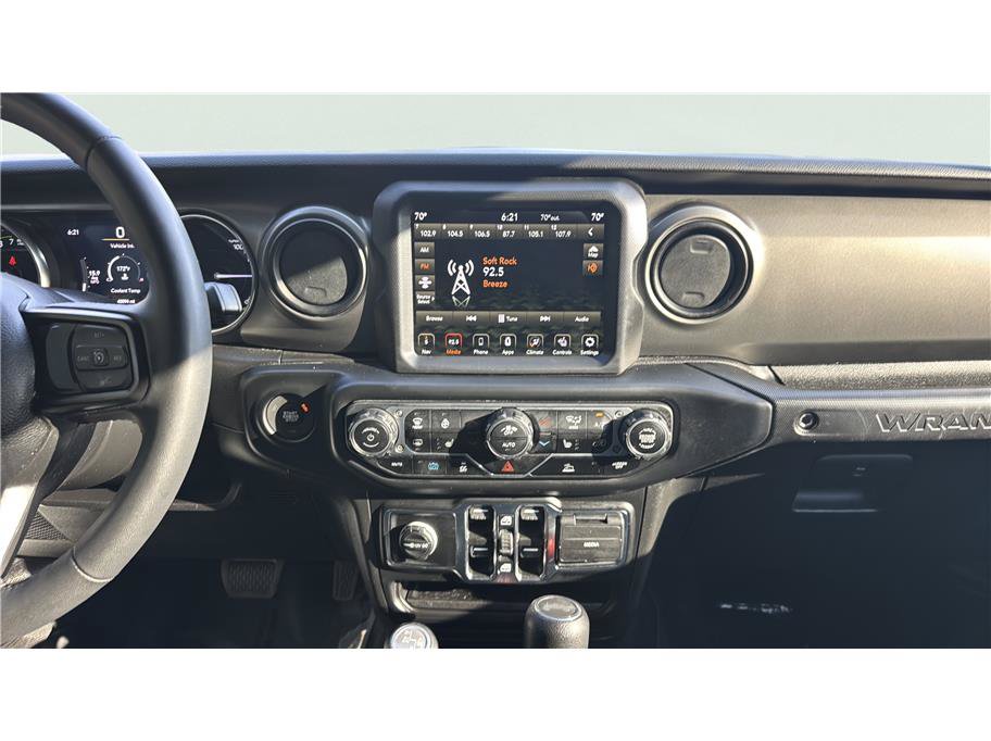 Used 2023 Jeep Wrangler Unlimited w/ Sun & Screen Package AWD/4WD image 17