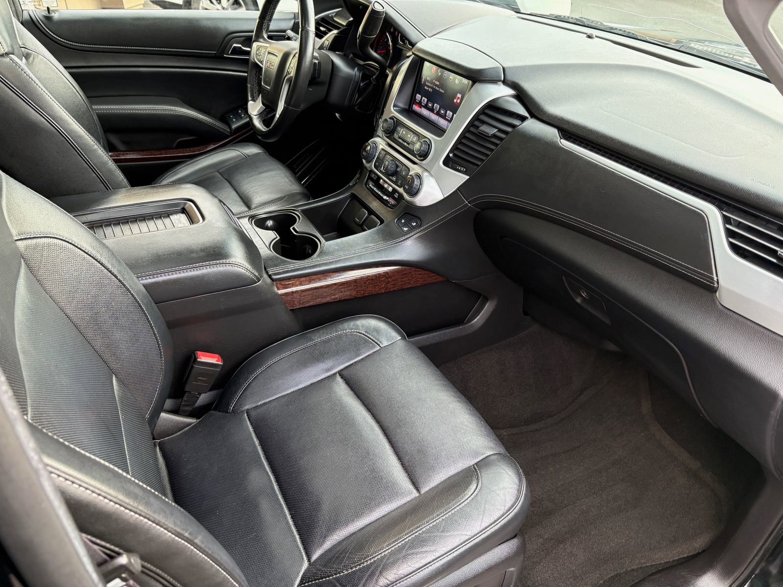 Used 2016 GMC Yukon XL SLT w/ Open Road Package image 31