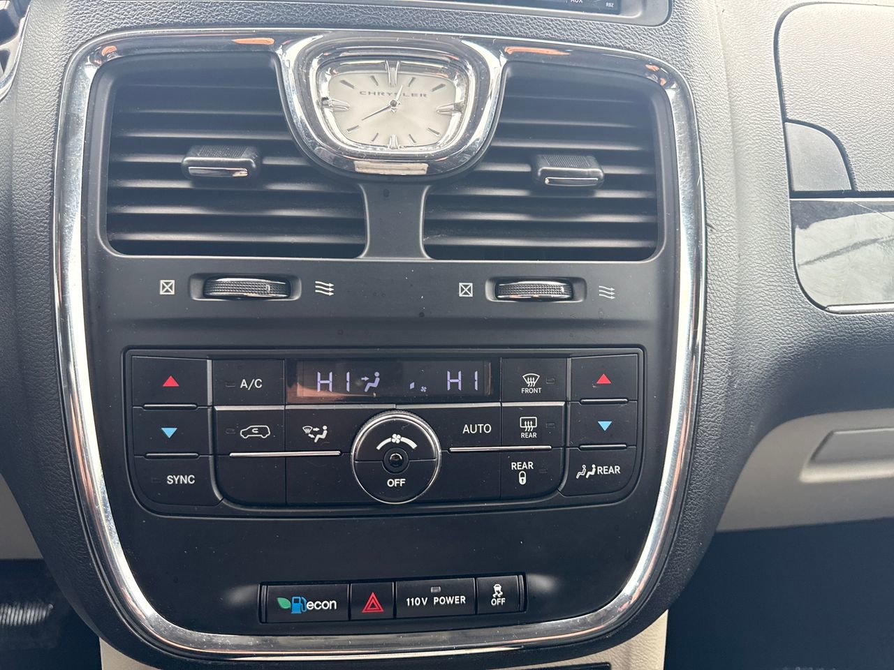 Used 2012 Chrysler Town & Country Touring w/ Entertainment Group #1 image 21