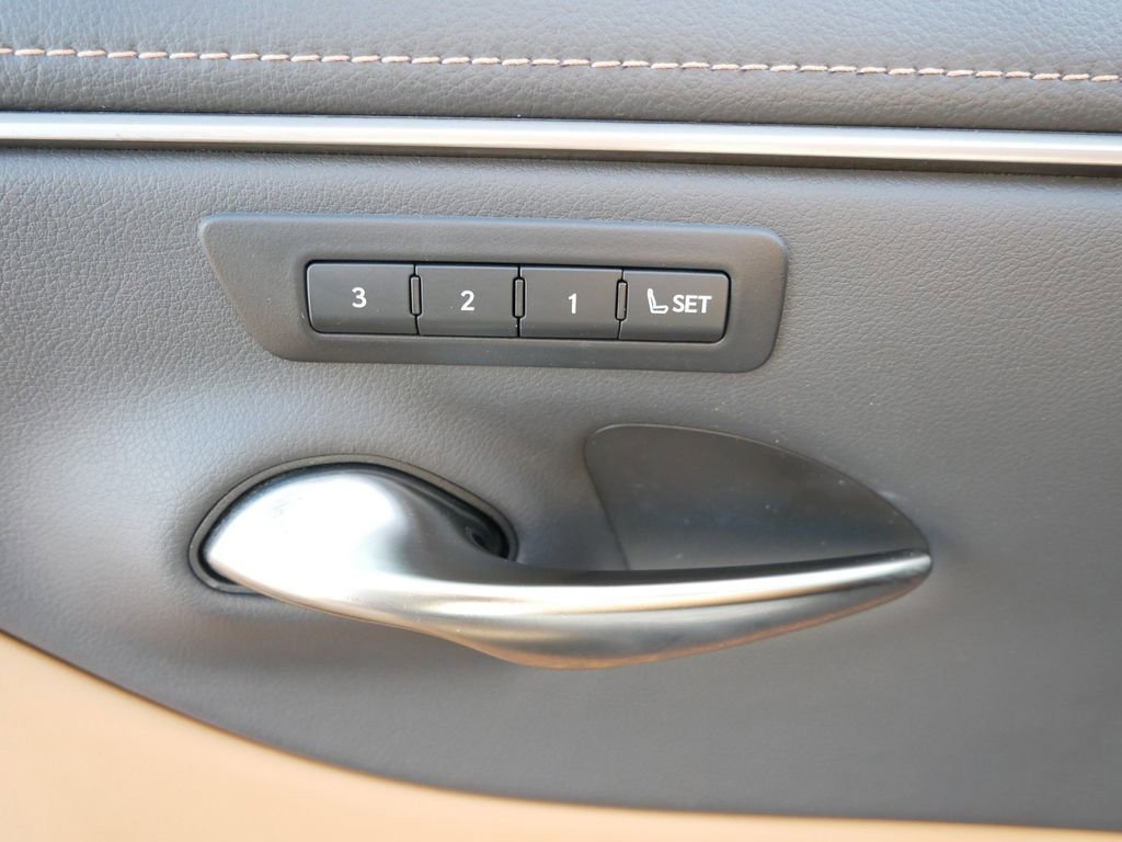 Certified 2023 Lexus ES 250 w/ Premium Package AWD/4WD image 16