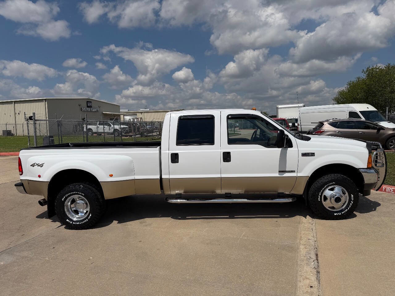 Used 2001 Ford F350 Lariat image 4