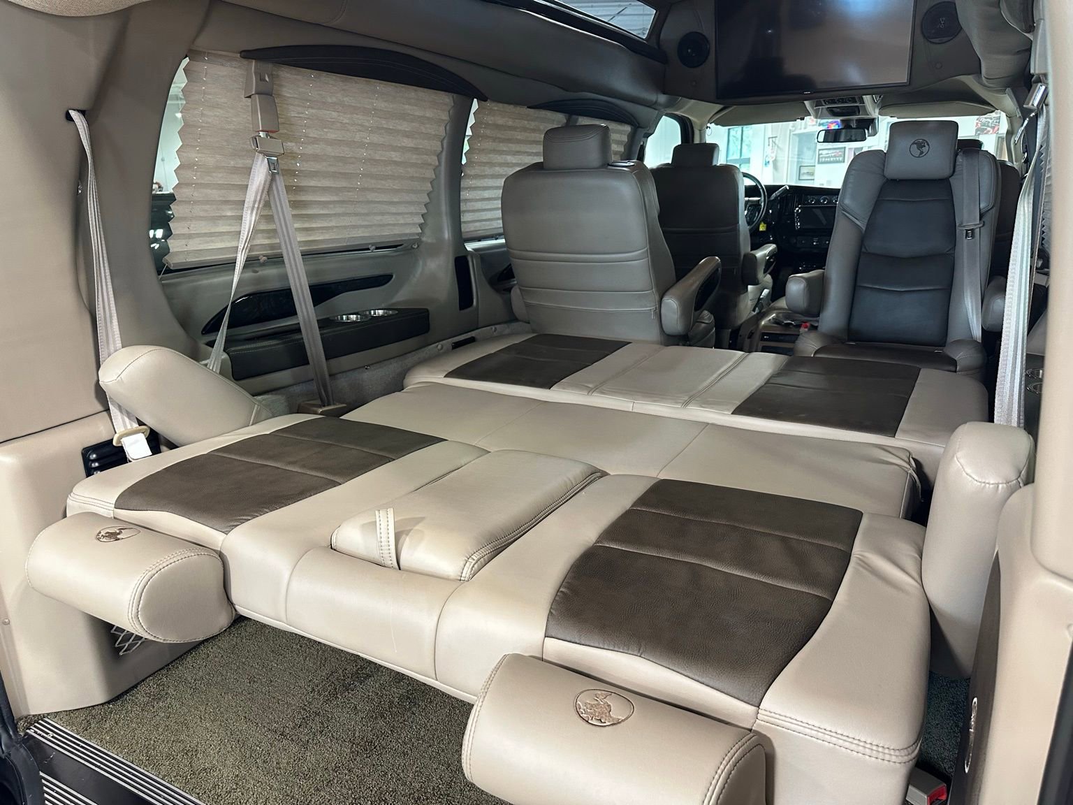 Used 2021 Chevrolet Express 2500 LS w/ Enhanced Convenience Package image 52