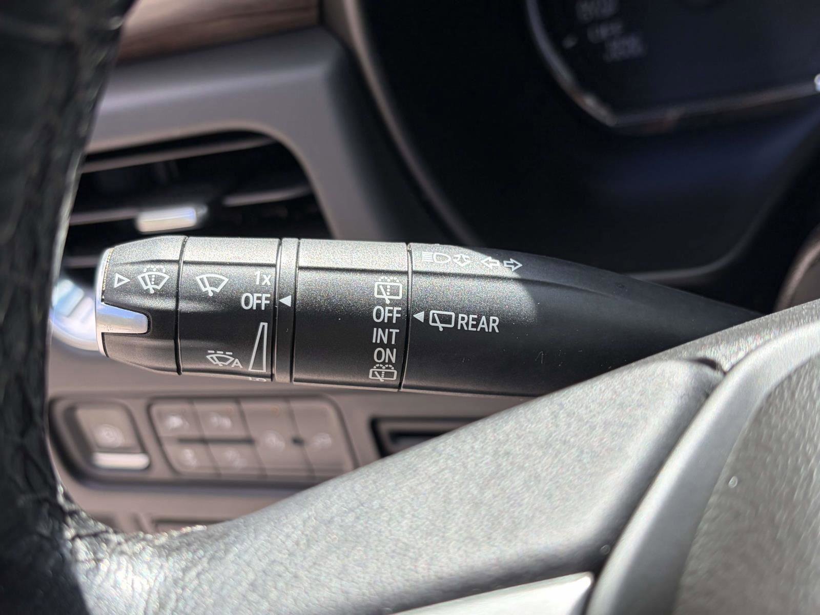 Used 2021 Chevrolet Tahoe Z71 w/ Z71 Signature Package image 18