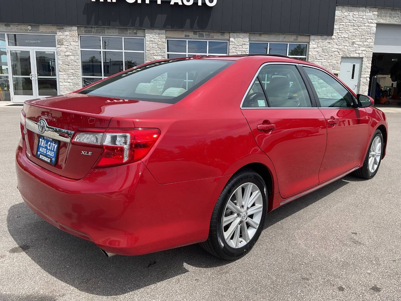 Used 2012 Toyota Camry XLE w/ Convenience Pkg FWD image 7