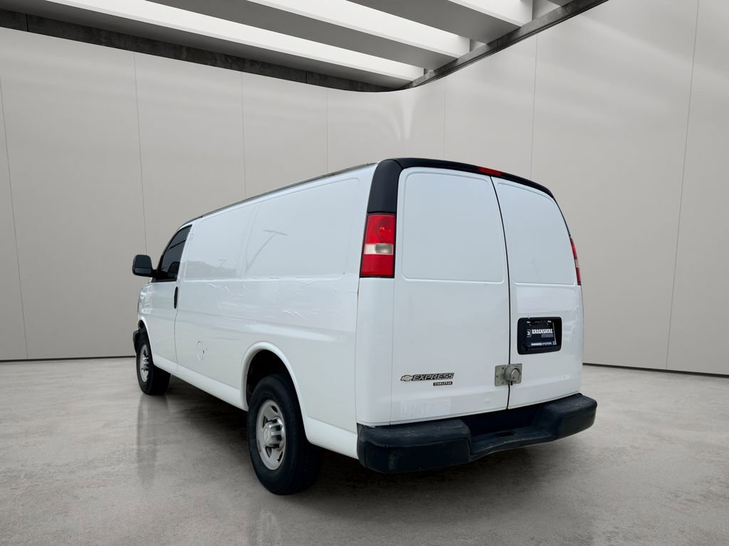 Used 2016 Chevrolet Express 2500 RWD image 4