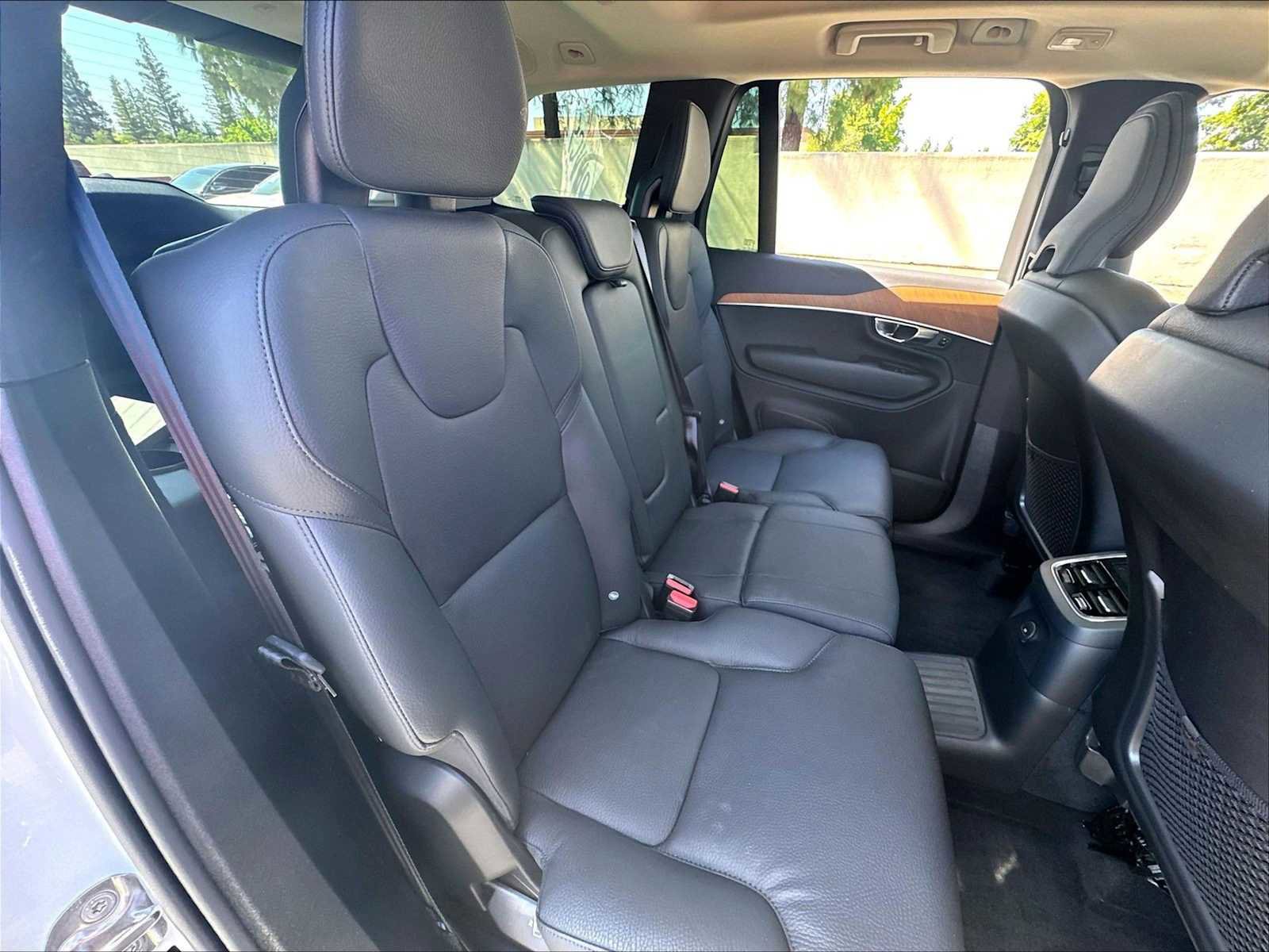 Used 2024 Volvo XC90 T8 Plus w/ Protection Package Premier AWD/4WD image 29