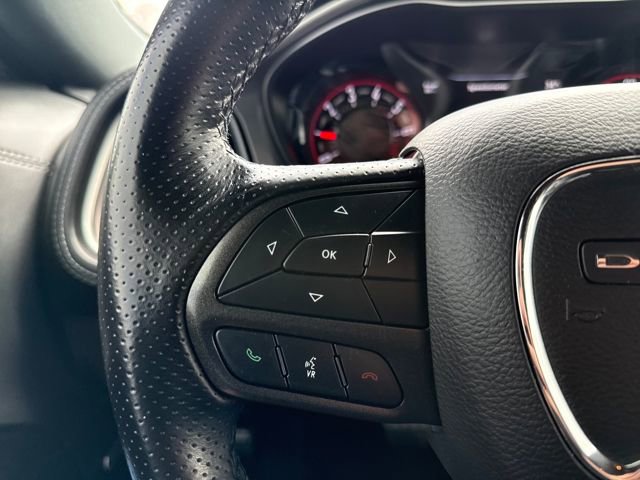 Used 2022 Dodge Challenger SXT w/ Plus Package image 19
