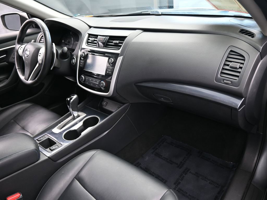 Used 2018 Nissan Altima 2.5 SR w/ SR Midnight Edition image 45