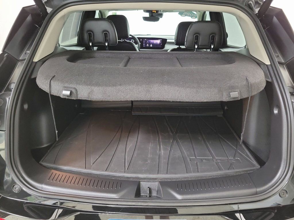 Certified 2025 Buick Encore GX Avenir w/ Avenir Technology Package image 17