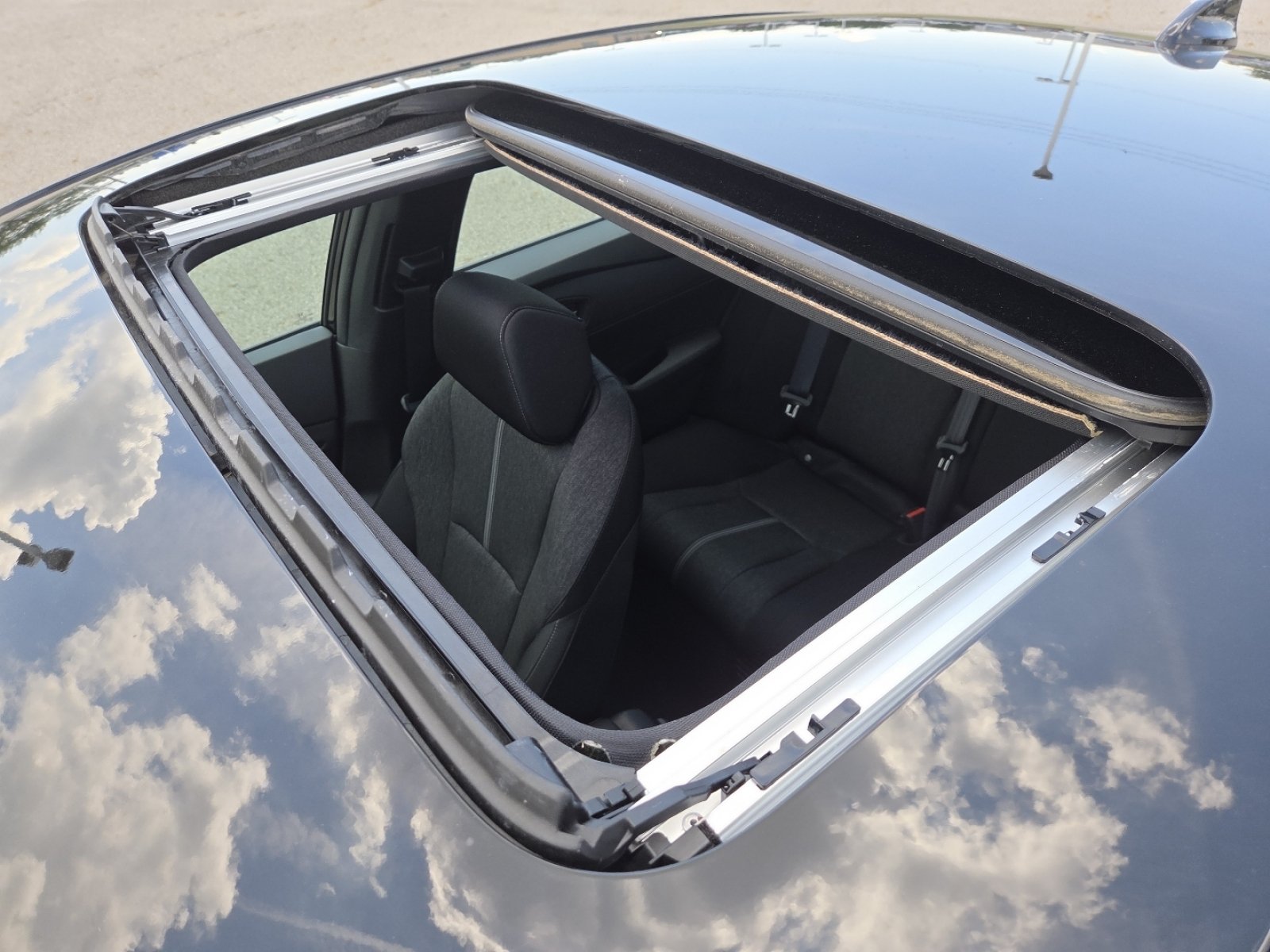 Used 2025 Honda Accord Sport image 3
