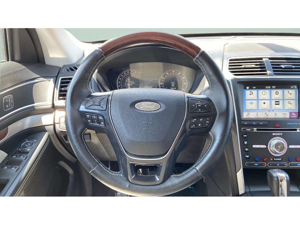 Used 2018 Ford Explorer Platinum AWD/4WD image 12