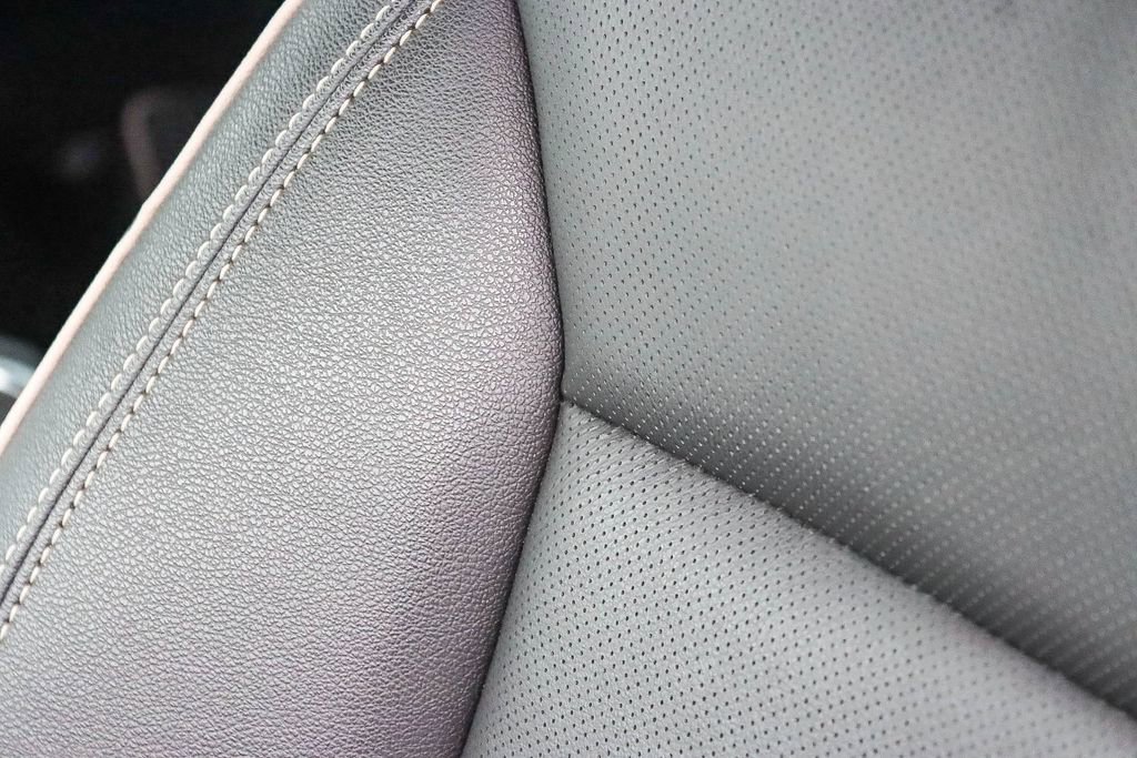 Used 2025 Chevrolet Suburban Premier image 24