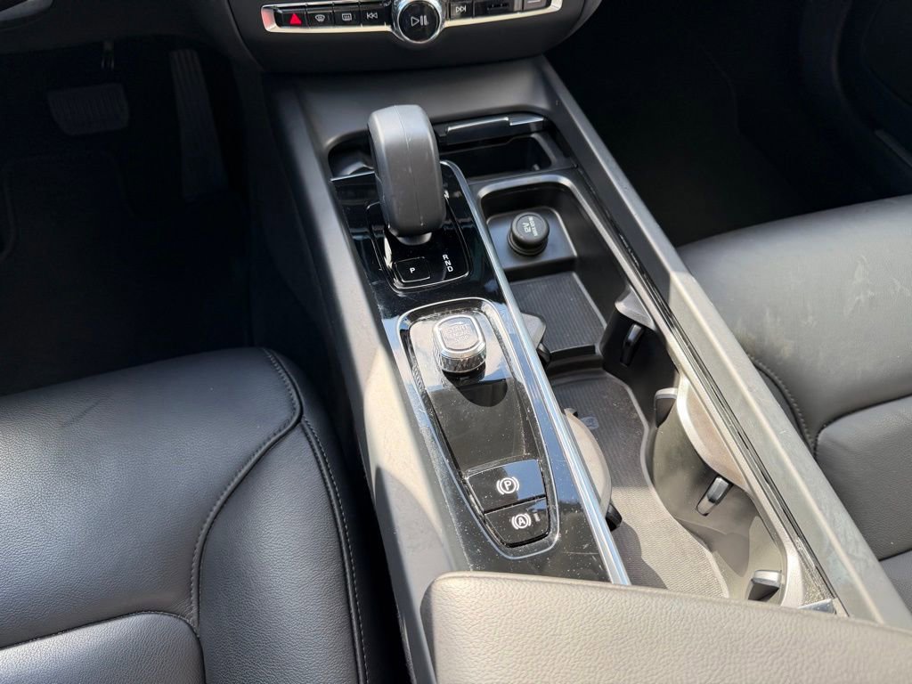 Used 2023 Volvo S60 B5 Core image 16