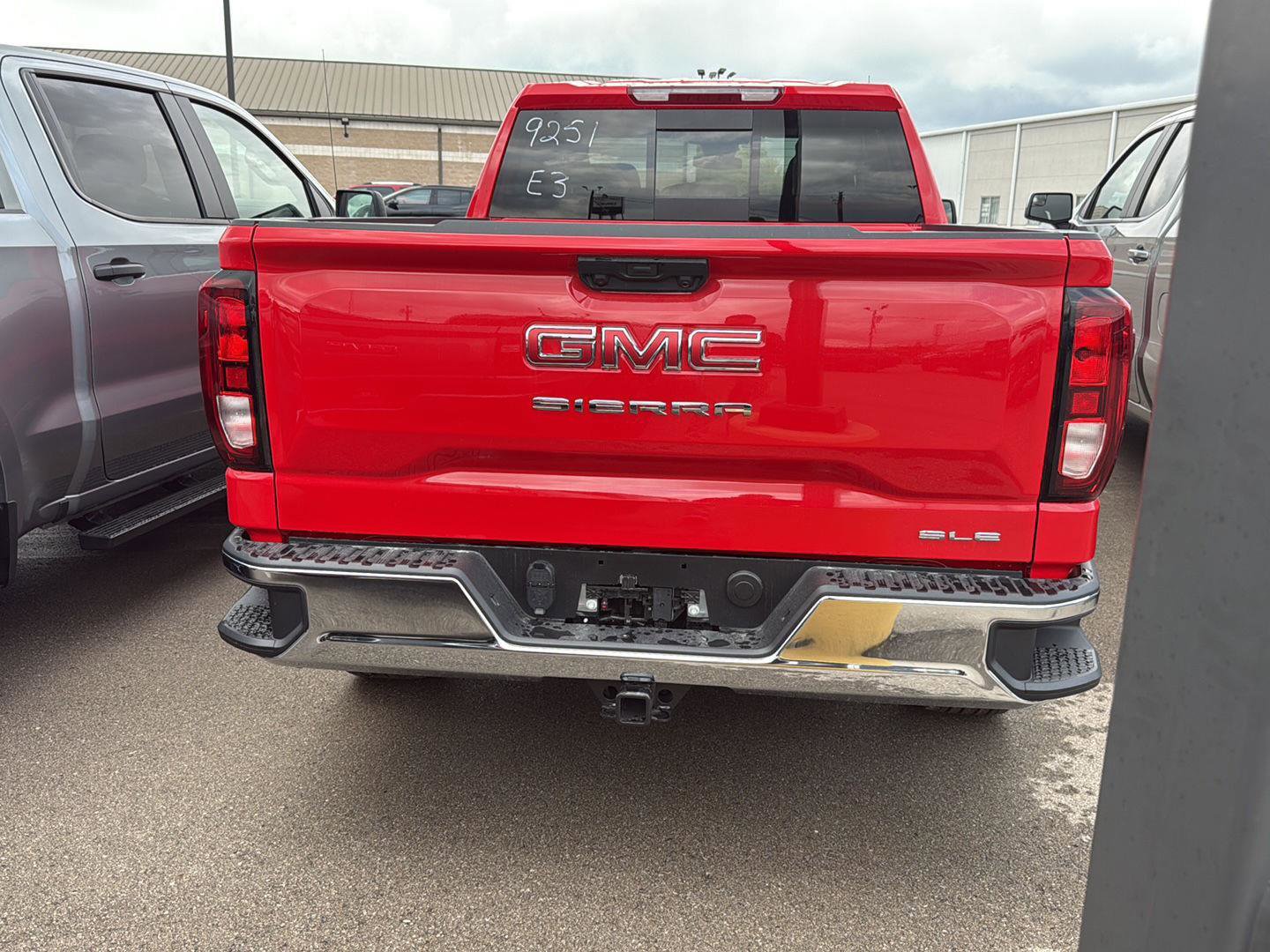 New 2026 GMC Sierra 1500 SLE w/ Preferred Package image 5