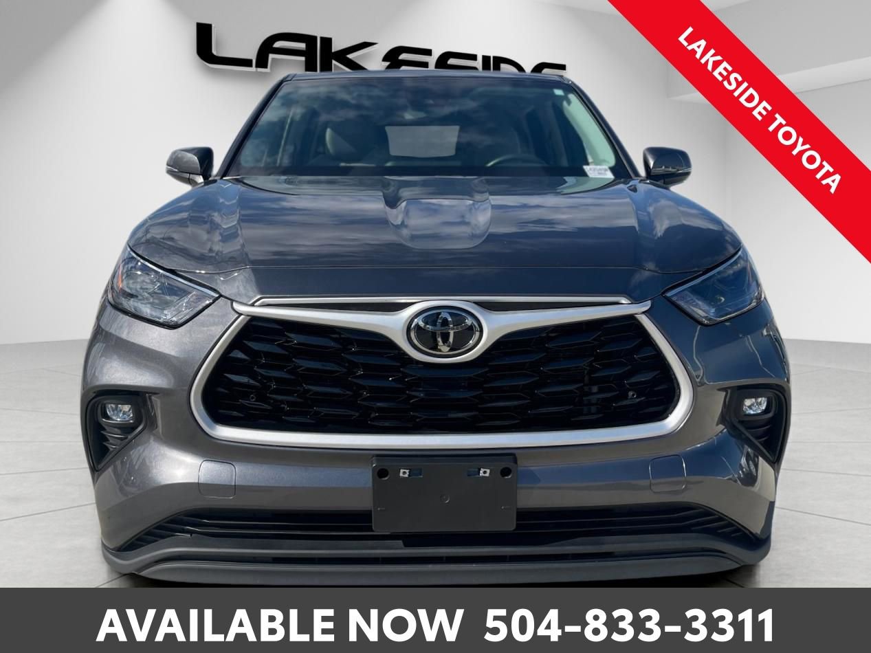 Used 2023 Toyota Highlander LE image 9