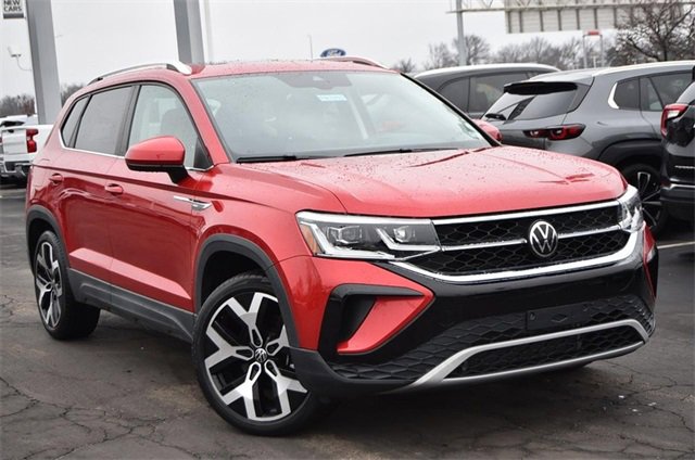 Certified 2022 Volkswagen Taos SEL w/ Panoramic Sunroof Package image 2