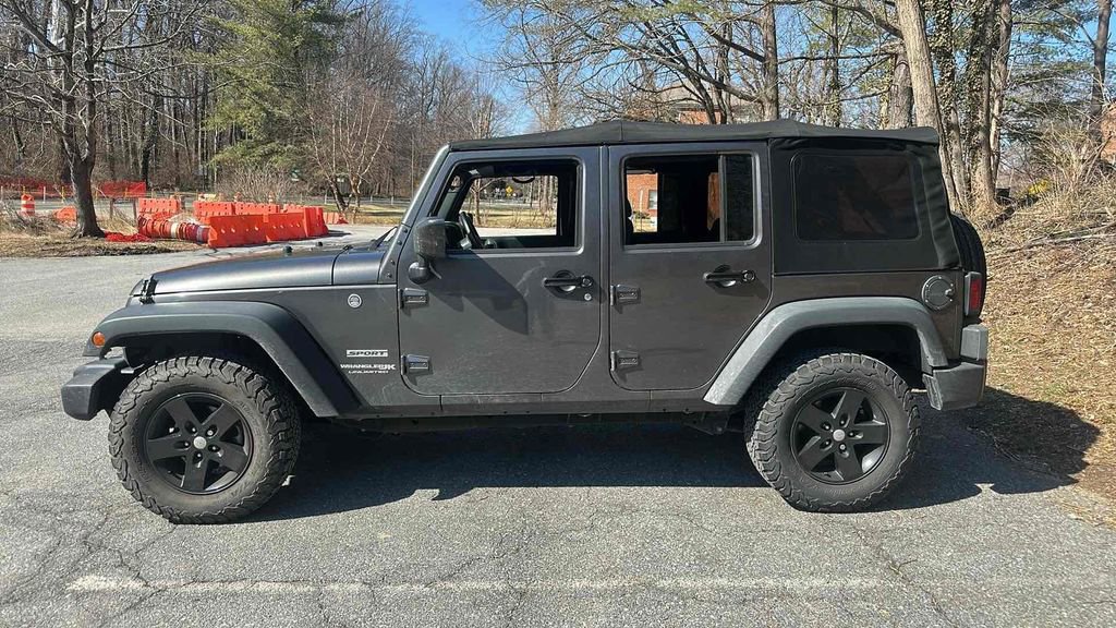 Used 2018 Jeep Wrangler Unlimited Sport S image 4