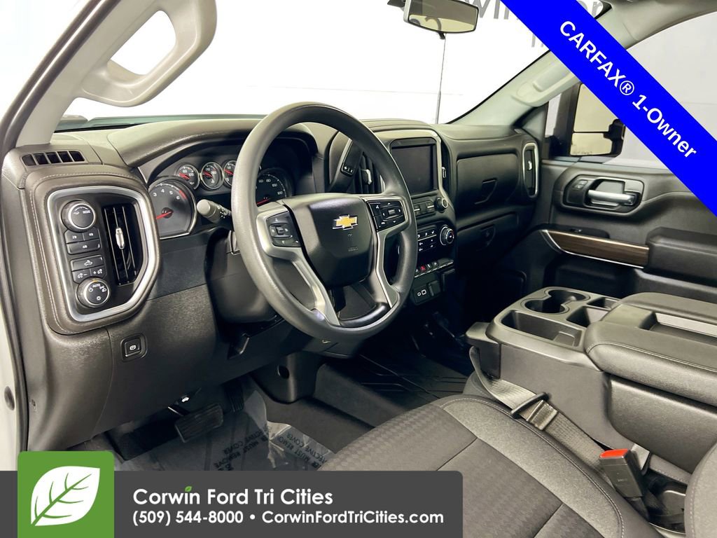 Used 2022 Chevrolet Silverado 2500 LT image 3