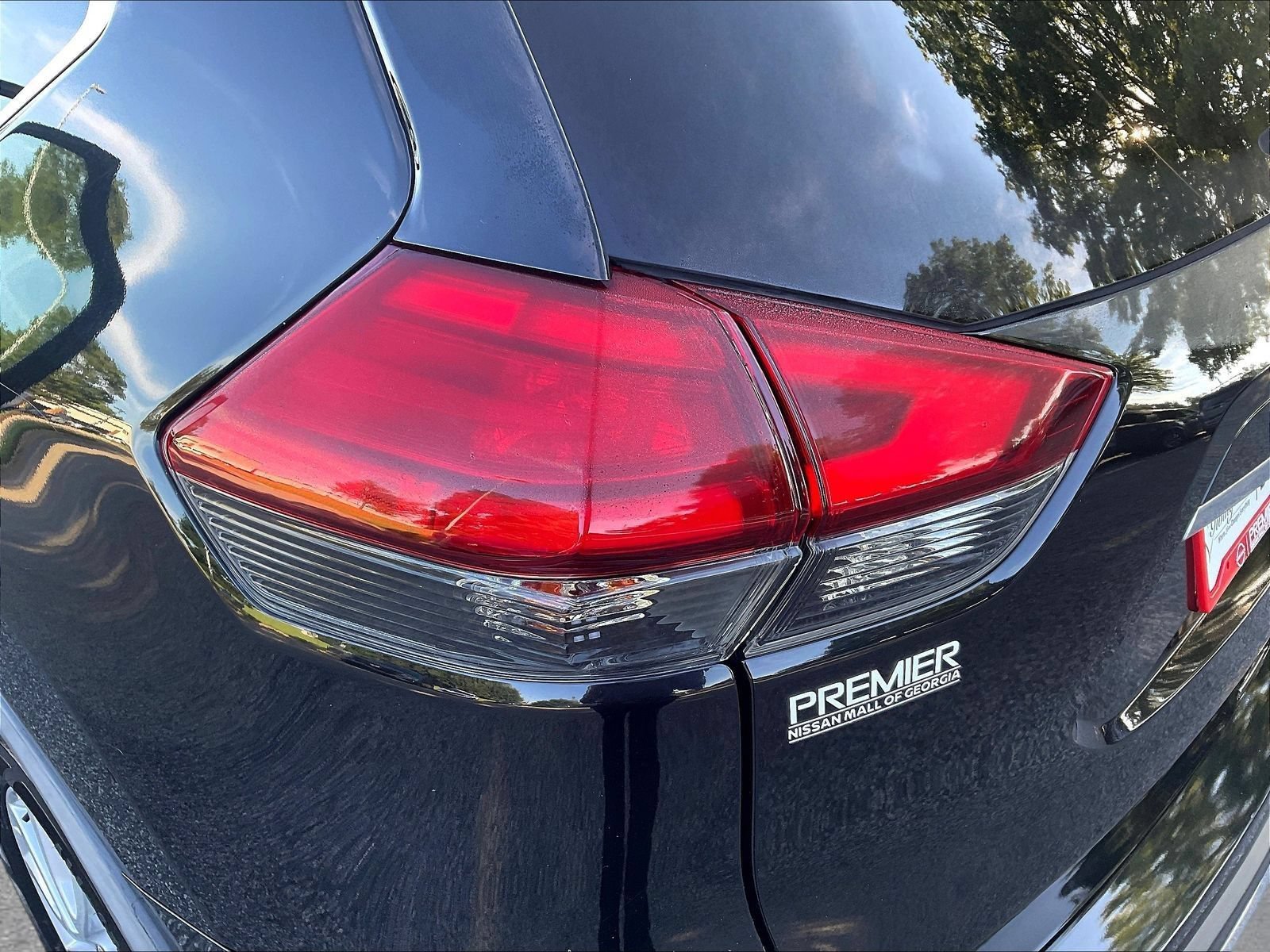 Used 2020 Nissan Rogue SV FWD image 19