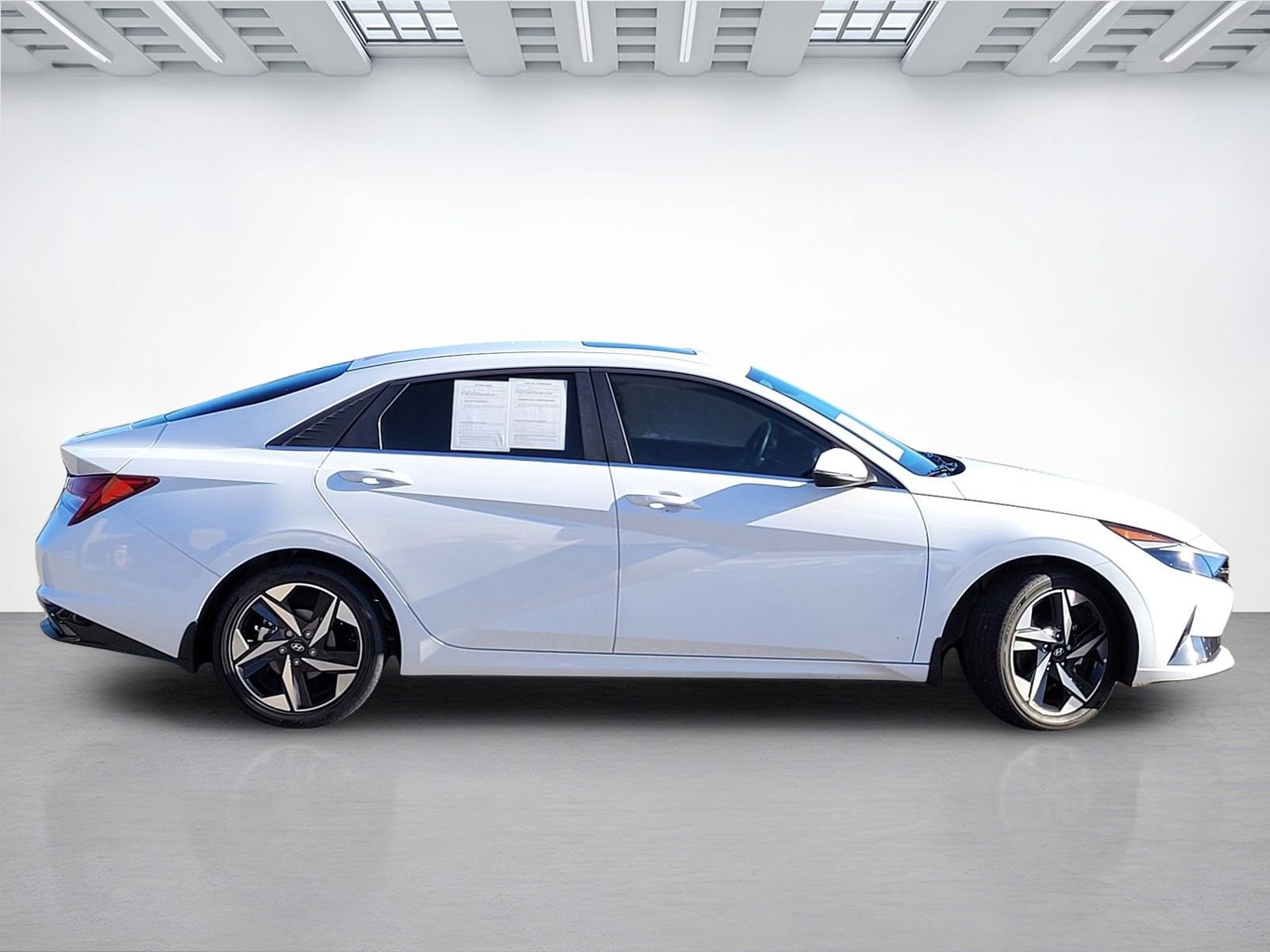 Certified 2023 Hyundai Elantra Limited image 3