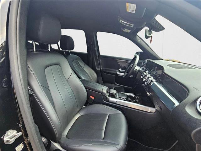 Used 2022 Mercedes-Benz GLB 250 GLB 250 image 17